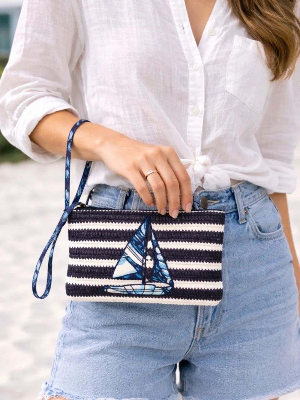 Vera Bradley Nautical Sailboat Straw Wristlet Blue White Stripe Zip bag - Picture 3 of 12